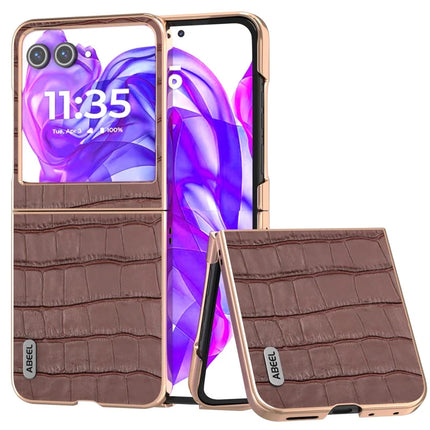 ABEEL For Motorola Razr 50 5G Case Electroplating Phone Cover Crocodile Texture Genuine Cow Leather+TPU Protective Case - Brown