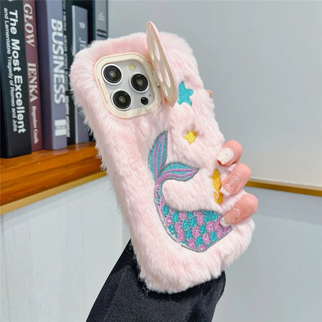 KJS-012 For iPhone 15 Pro Max Case Mermaid Pattern Plush+TPU Phone Cover with Lens Frame Kickstand - Pink
