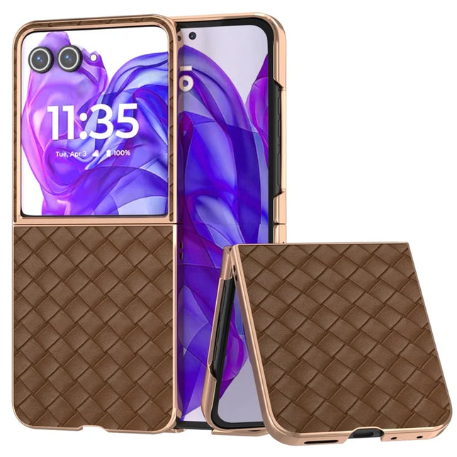 For Motorola Razr 50 Ultra 5G Case Woven Texture Electroplating Edge Leather Coated PC Phone Cover - Brown