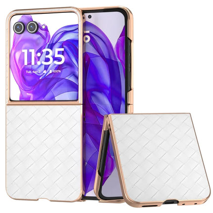 For Motorola Razr 50 Ultra 5G Case Woven Texture Electroplating Edge Leather Coated PC Phone Cover - White