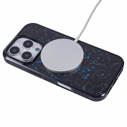 For iPhone 16 Pro Max Magnetic Case Forged Texture Aramid Fiber+TPU Anti-Slip Phone Cover
